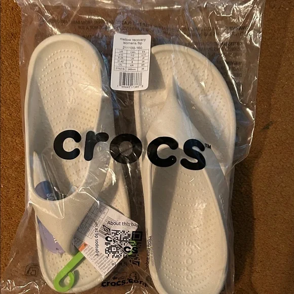 Brand New CROCS Cream Sandals (Stucco is the Croc colour) - Picture 5 of 6